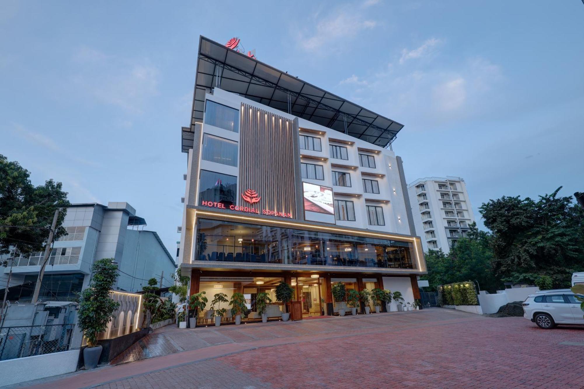 Hotel Cordial Sopanam 트리반드룸 외부 사진