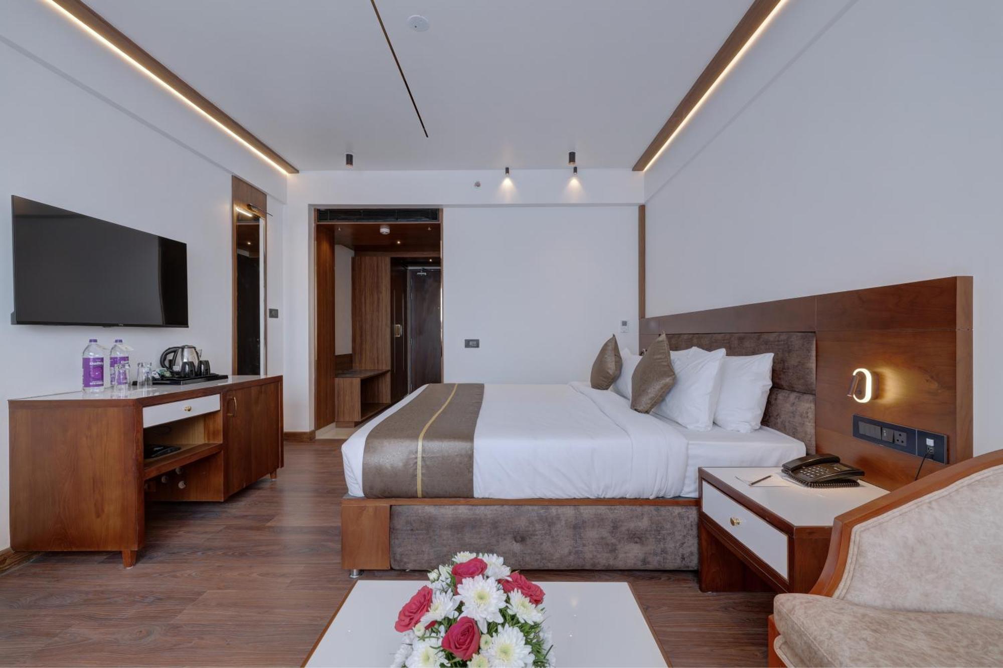 Hotel Cordial Sopanam 트리반드룸 외부 사진